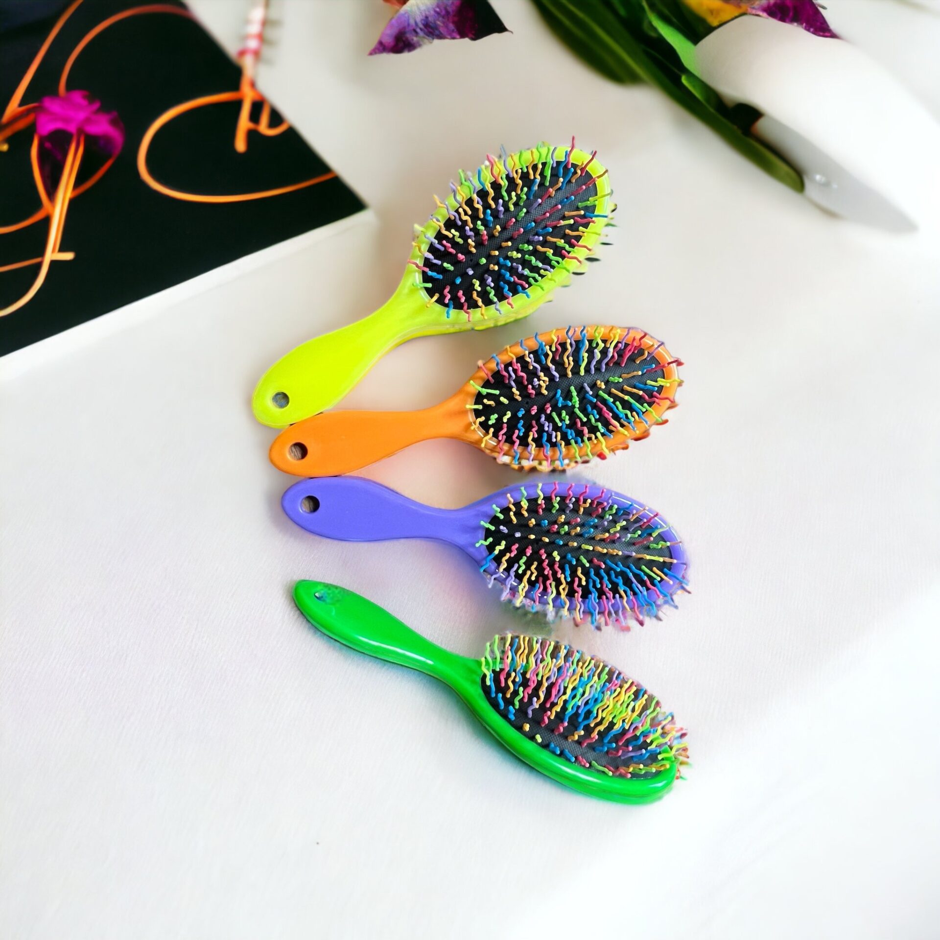 SMALL OVAL HAIR BRUSH